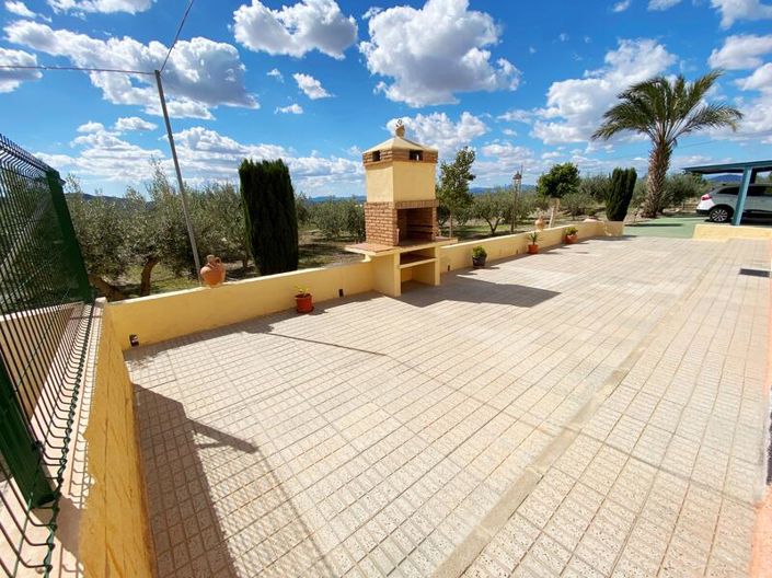 Image No.3-3 Bed Property for sale