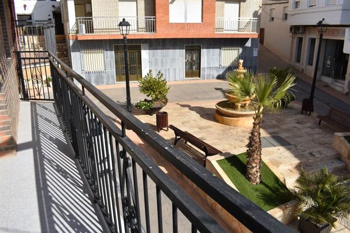 Image No.3-3 Bed Property for sale