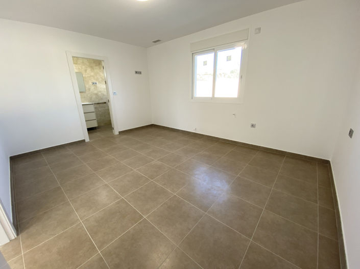 Image No.21-3 Bed Villa for sale