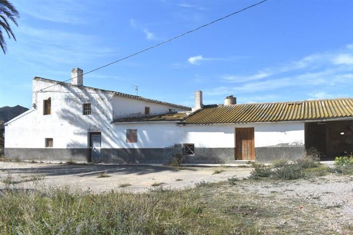 Image No.1-4 Bed Property for sale