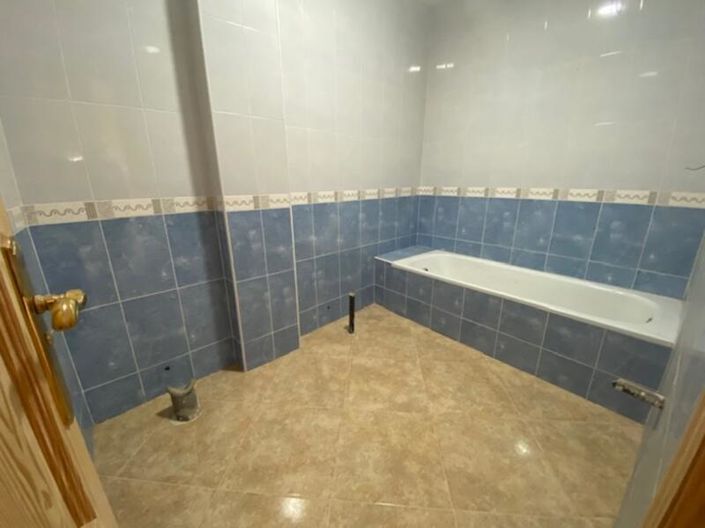 Image No.12-2 Bed Apartment for sale