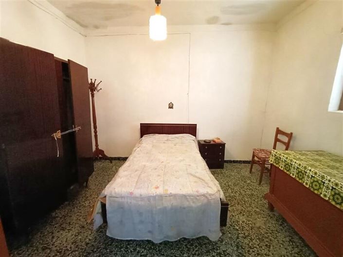 Image No.9-3 Bed Property for sale