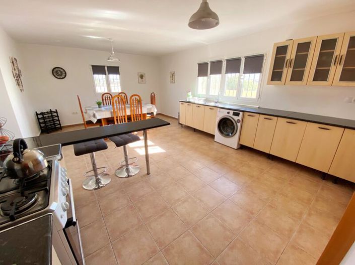 Image No.10-3 Bed Property for sale