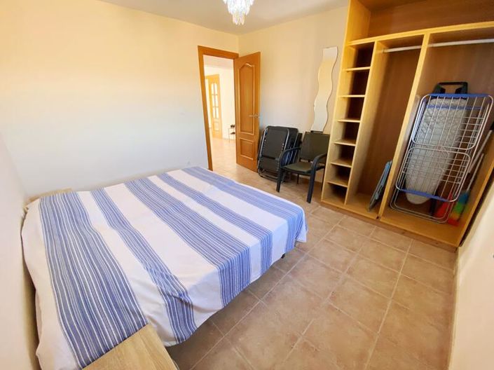 Image No.18-3 Bed Property for sale