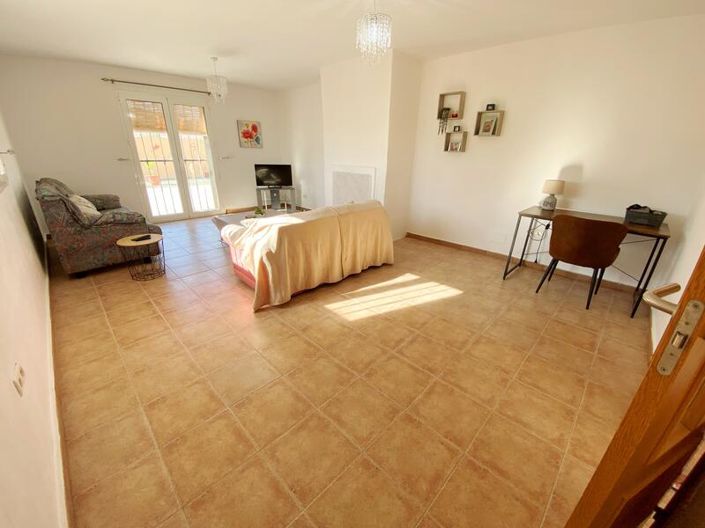 Image No.3-3 Bed Property for sale