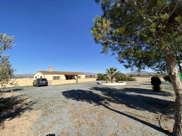 Image No.31-3 Bed Property for sale