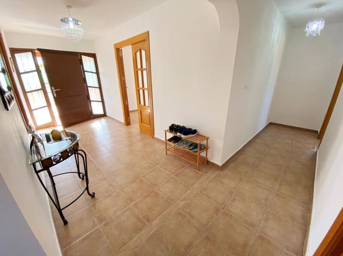 Image No.5-3 Bed Property for sale