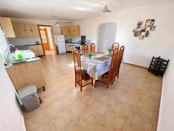 Image No.8-3 Bed Property for sale