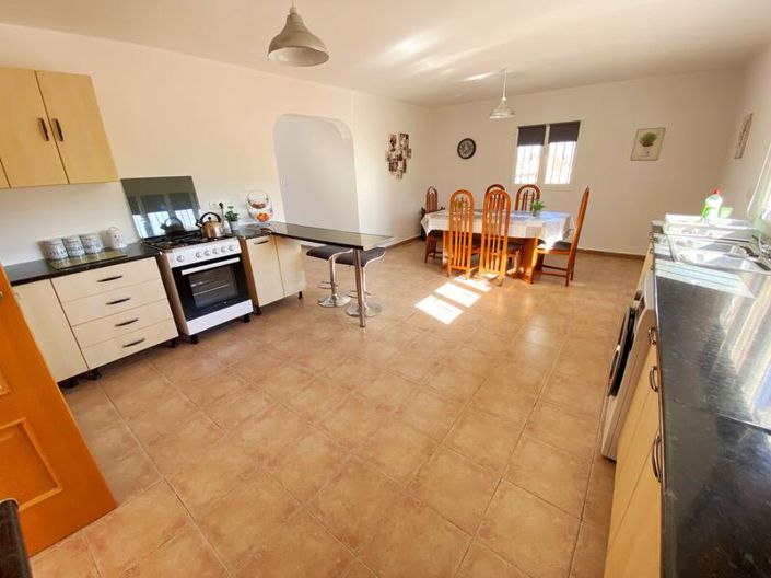 Image No.9-3 Bed Property for sale