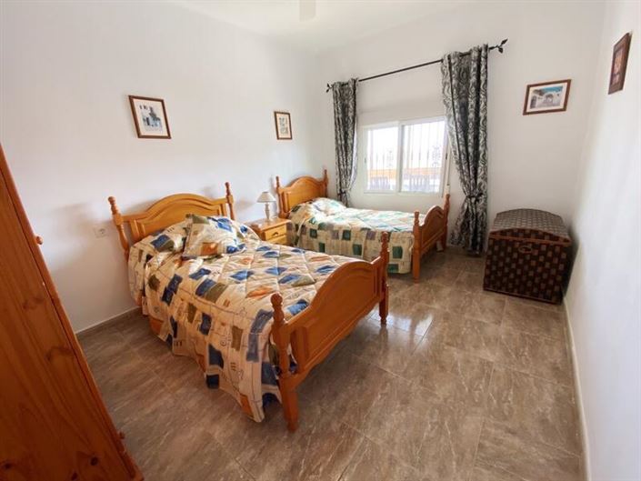 Image No.18-5 Bed Property for sale