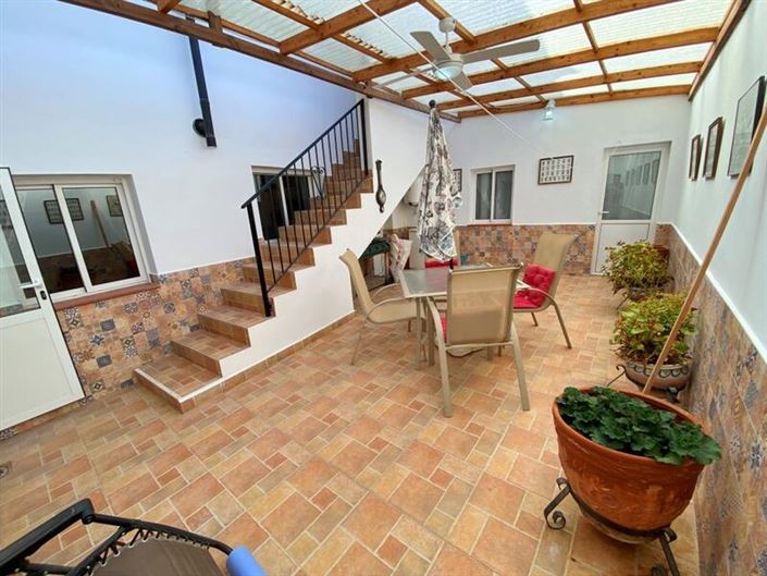 Image No.2-5 Bed Property for sale