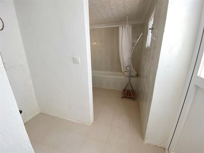 Image No.32-5 Bed Property for sale