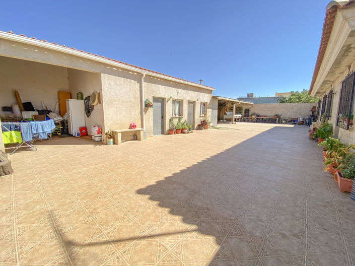 Image No.2-4 Bed Villa for sale