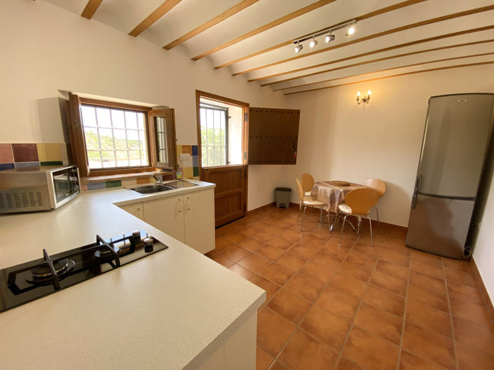 Image No.20-9 Bed Property for sale