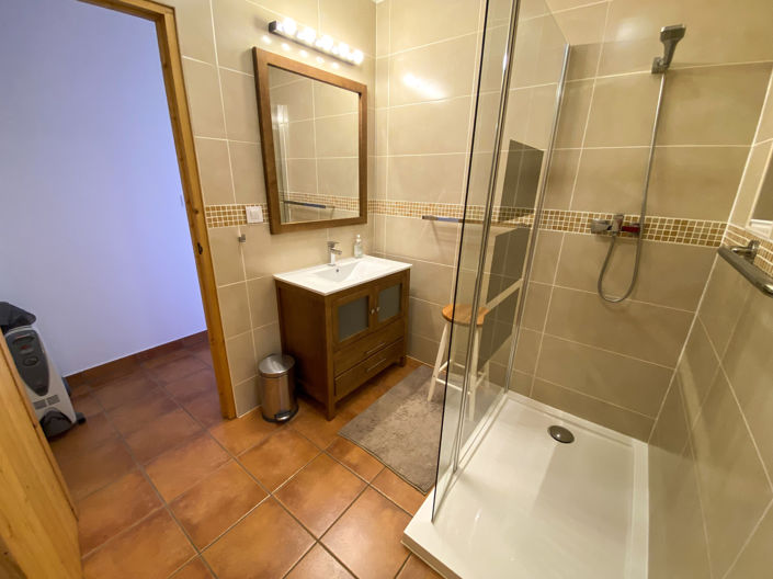 Image No.21-9 Bed Property for sale