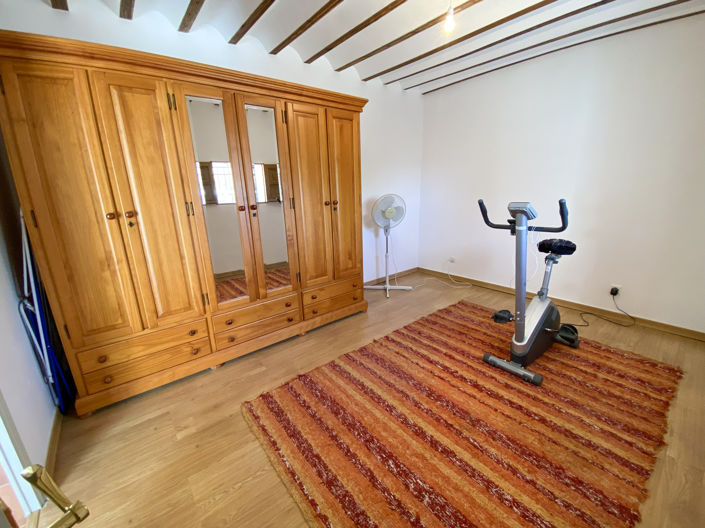 Image No.31-9 Bed Property for sale