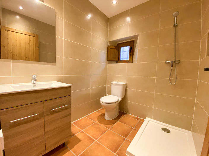 Image No.32-9 Bed Property for sale