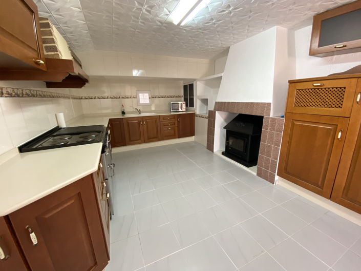 Image No.34-9 Bed Property for sale