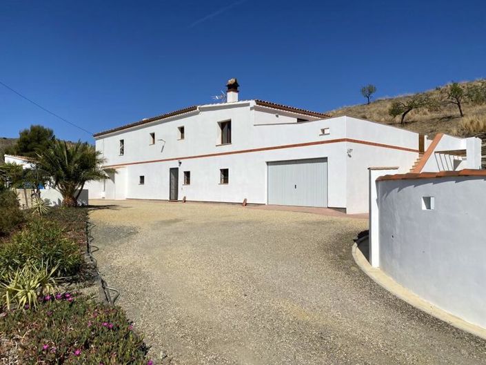 Image No.6-9 Bed Property for sale