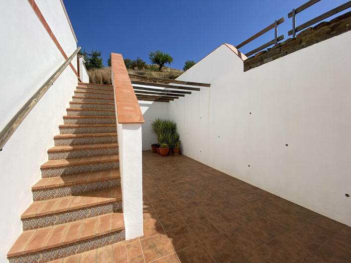 Image No.7-9 Bed Property for sale