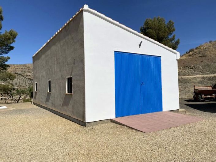 Image No.8-9 Bed Property for sale