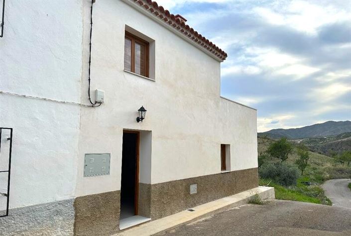 Image No.11-3 Bed Property for sale