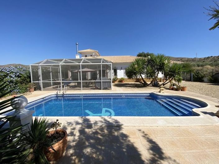 Image No.1-3 Bed Villa for sale