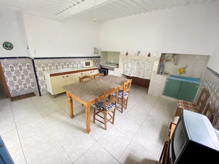 Image No.15-6 Bed Property for sale