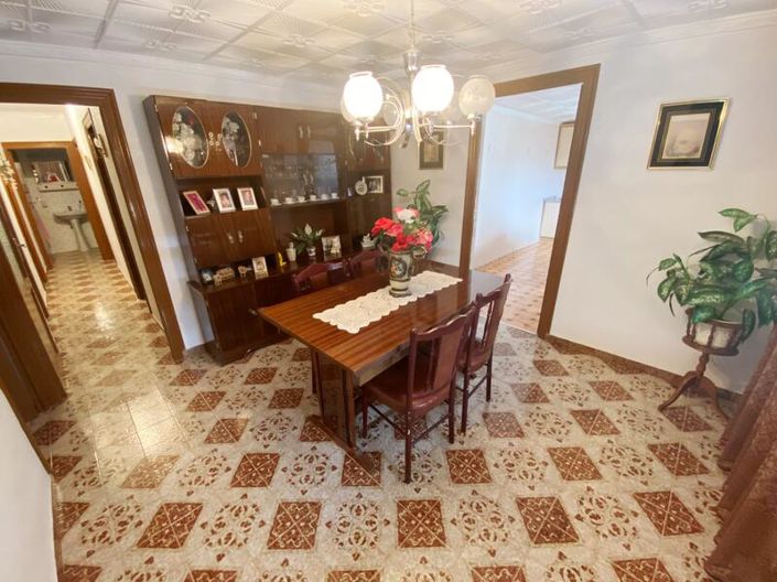 Image No.21-6 Bed Property for sale