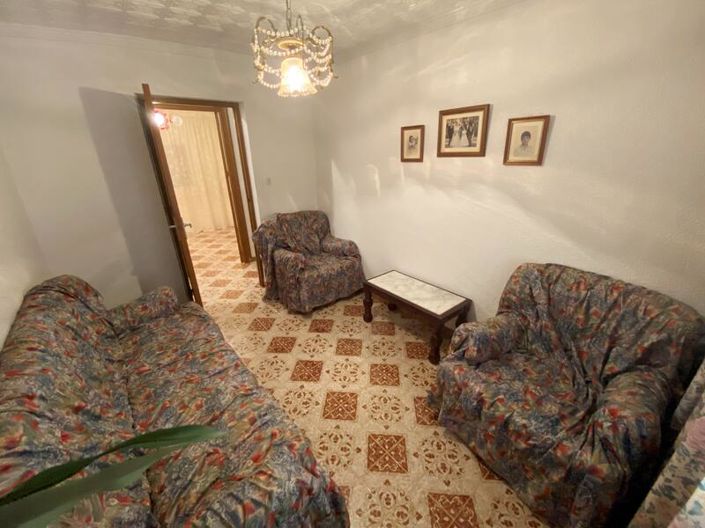 Image No.26-6 Bed Property for sale