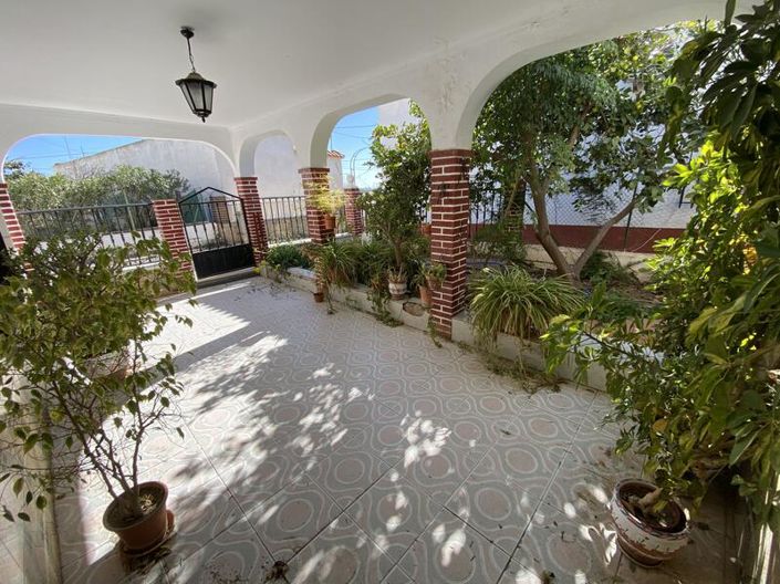 Image No.3-6 Bed Property for sale