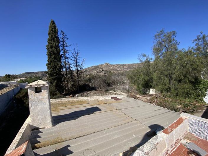 Image No.35-6 Bed Property for sale