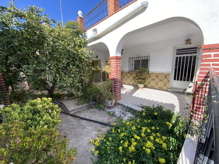 Image No.5-6 Bed Property for sale