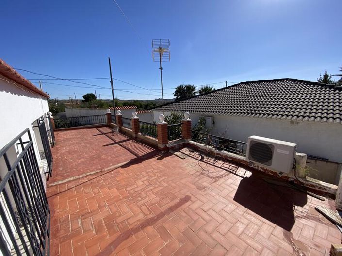 Image No.7-6 Bed Property for sale