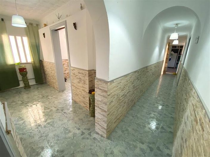 Image No.15-4 Bed Property for sale