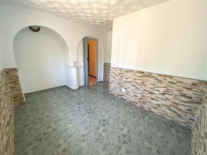 Image No.20-4 Bed Property for sale