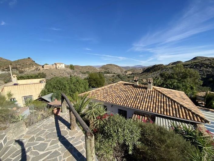 Image No.1-4 Bed Villa for sale