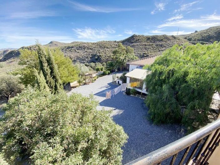 Image No.3-4 Bed Villa for sale