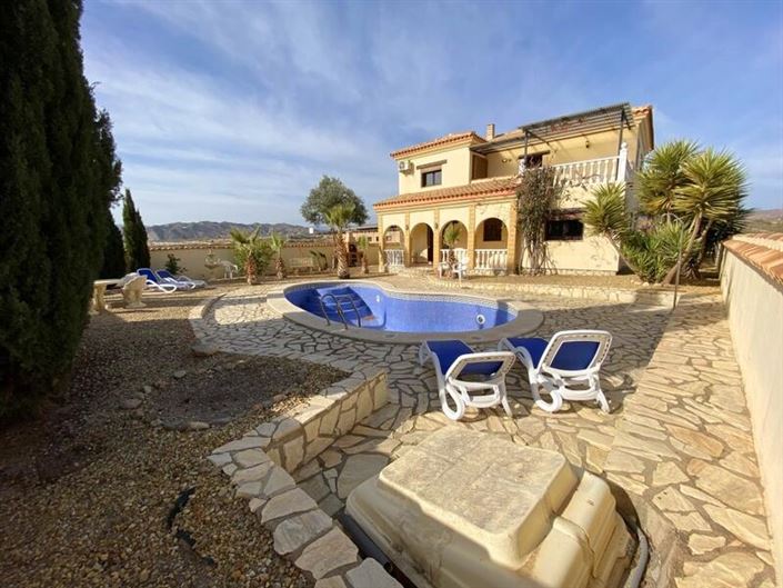 Image No.2-3 Bed Villa for sale