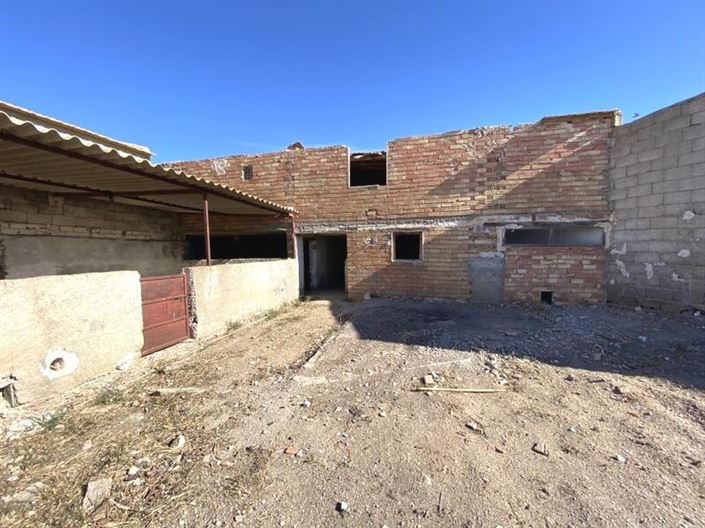 Image No.27-5 Bed Property for sale