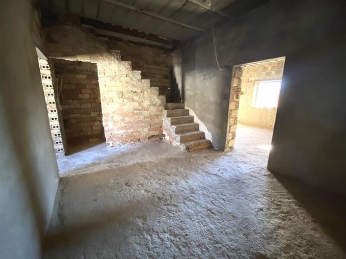 Image No.8-5 Bed Property for sale