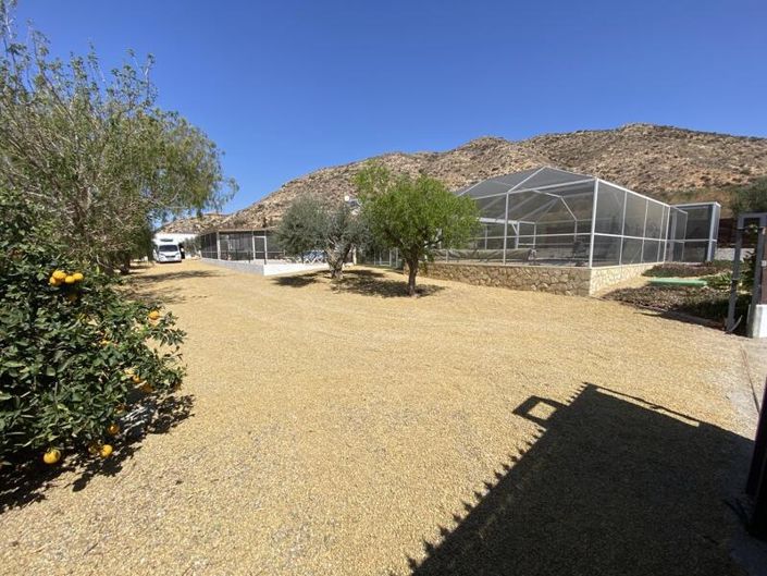 Image No.4-4 Bed Property for sale