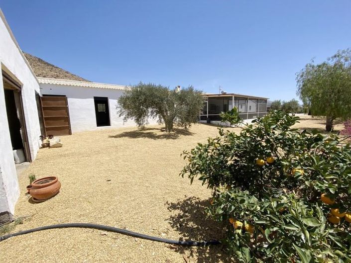 Image No.7-4 Bed Property for sale