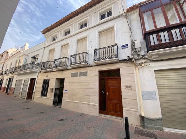 Image No.3-3 Bed Apartment for sale