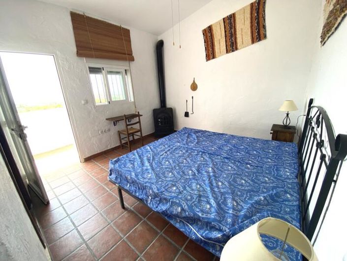 Image No.21-6 Bed Property for sale