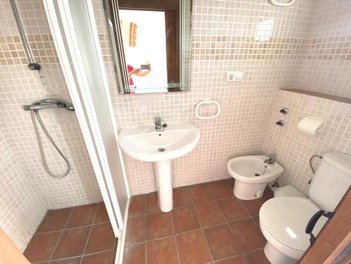 Image No.23-6 Bed Property for sale