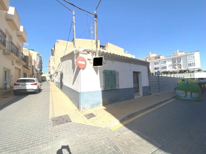 Image No.11-3 Bed Property for sale