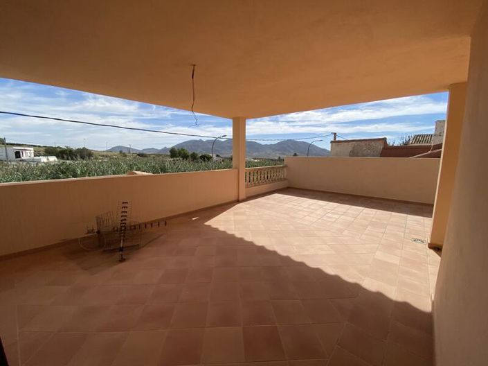 Image No.2-4 Bed Villa for sale