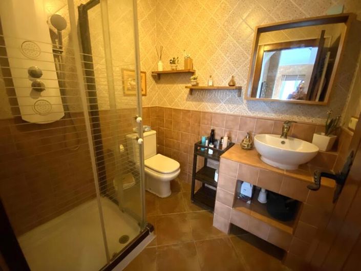 Image No.10-4 Bed Property for sale