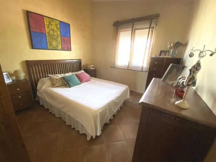 Image No.8-4 Bed Property for sale